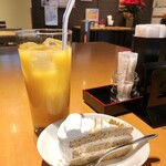 ゆたかな台所 - ランチセットのケーキとドリンク嬉しい♬