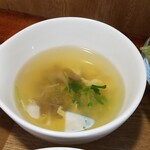 キッチン ブルー グローブ - 玉子スープのアップ