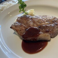 37 Steakhouse & Bar - 友人の豚のグリルステーキ