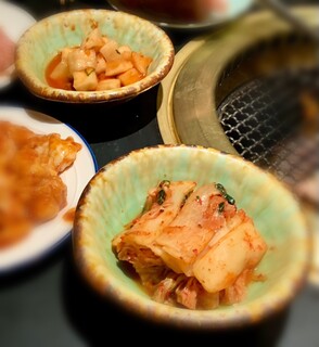 明月 - カクテキ・白菜キムチ 各500円