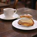 コパン - ブレンドコーヒー(R)@税込320円＋セット 神楽坂シュークリーム@税込330円→280円