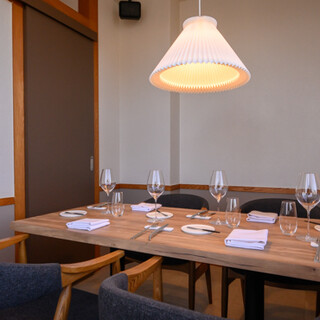 【個室あり】開放感あふれるシックな空間で過ごす至福のひと時