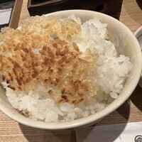 銀座米料亭 八代目儀兵衛 - お焦げは厚く硬い。こんなもん？