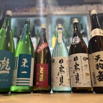 Nihonshu Ba- Shubo - 全国の銘酒がおよそ100種類！