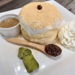 Cafe Greenery - 小豆と鞍掛豆きなこの大福パンケーキ