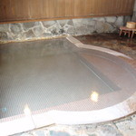 たてしな薫風 - 大きい方の湯舟です。