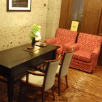 たてしな薫風 - カード支払い用の機械や、パンフレットが置かれています。