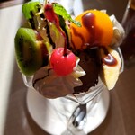 コーヒーショップシモン - 逆光の席で。。。上から・・・