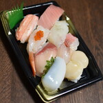 ちよだ鮨 - 料理写真:本まぐろとろ入り冬の旬鮮盛（１，１７８円）２０２３年１２月