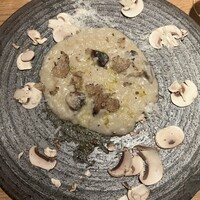 AWkitchen TOKYO 新丸ビル店 - トリュフ香る!千葉県『芳源マッシュルーム』のリゾット AWkitchen TOKYO 新丸ビル店 - トリュフ香る!千葉県『芳源マッシュルーム』のリゾット