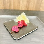 丼丸 - ガリとしば漬けはイートインのみ
※1階にて、セルフでどうぞ