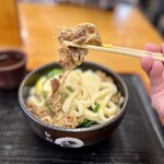 麺処 綿谷 - 肉リフト。