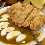 カリーハウス コロンボ - スタミナカツカレー 半ライスで