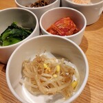 Beef Kitchen - ナムル4種類と韓国産キムチ