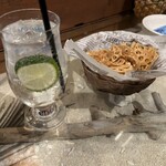 常夏バル EAST BLUE - お通しとジントニック