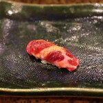 にぎり鮨 一五〇 - くじら 脂須の子