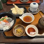 和み処 水とり - 海鮮丼ランチ