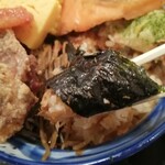 Hamayaki Kaisen Izakaya Daishou Suisan - おかかしょう油ご飯をのりで巻いていただきまぁす♪