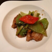 中国料理 彩龍 - 国産豚トロ肉とシェフのこだわり中国野菜　土鍋香り焼き