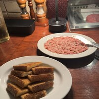 カルネジーオ イースト - 