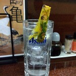 鶴亀 - チューハイ 300円(税込)(2023年12月20日撮影)