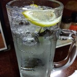 鶴亀 - チューハイ 300円(税込)(2023年12月20日撮影)