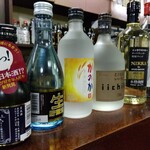 鶴亀 - 店内のボトル(2023年12月20日撮影)