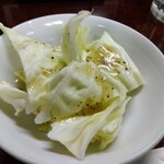 鶴亀 - お通し 200円(税込)(2023年12月20日撮影)