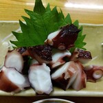 鶴亀 - たこのぶつ切り 450円(税込)(2023年11月8日撮影)