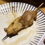 大衆スタンド てんぐ大ホール - もも串(¥90)