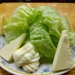 鶴亀 - チーズレタス 300円(税込)(2023年11月8日撮影)