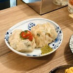 岩瀬蒸店 - 鶏焼売【明太子と大葉、イタリアン→チェダチーズ】。