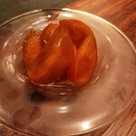 Saucer - ポルト酒とバニラでコンポートした柿