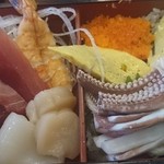 桜すし 葛西店 - ネタいっぱいでお腹いっぱい ちらし寿司 
                                ランチのみ 800円