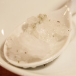 ラ スフォリーナ - 平日限定メイン料理 1100円 のローズマリーのグラニテ