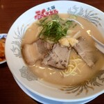 大阪　ふくちぁんラーメン - 豚骨ラーメン＆キムチ