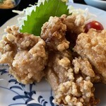 穂積茶寮 - ５個の唐揚げは塩麹漬け