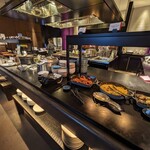 FIVE Grill & Lounge - 