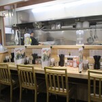 とんかつ檍のカレー屋 いっぺこっぺ - カウンター