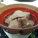トゥ・ラ・ジョア - トリュフで巻いて食べる、十勝牛のお椀（１１月）