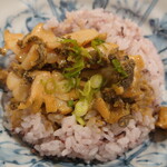 Irori ya - “アワビ丼“、”バターの風味”と“肝ソース”の旨味にホンノリとした苦みが、堪らなく美味なのです。