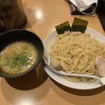 濃厚鶏ソバ 麺 ザ クロ - 