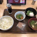 すき家 - 牛まぜのっけ朝食ミニ
            ¥360