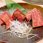 炭火焼肉味道苑 - 厚切り3種盛り　(トロカルビ・上タン・ヒレ)