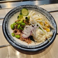 にくずき - サラダを盛っている最中