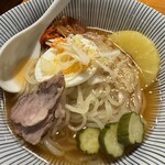yonaguniushibokujounikunchu - 冷麺