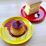 アンテナコーヒー - カスタードプリン　カタメ　340円/台湾カステラ　ハーフサイズ　320円