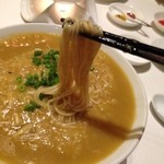 倶楽湾 - カにそば（上海がに）