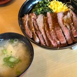 めしのやまいち - あか牛ステーキ丼とだご汁