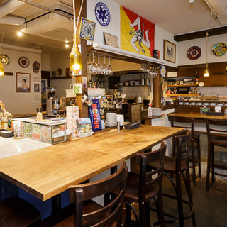 現地のトラットリアの空気（ARIA）を感じながら